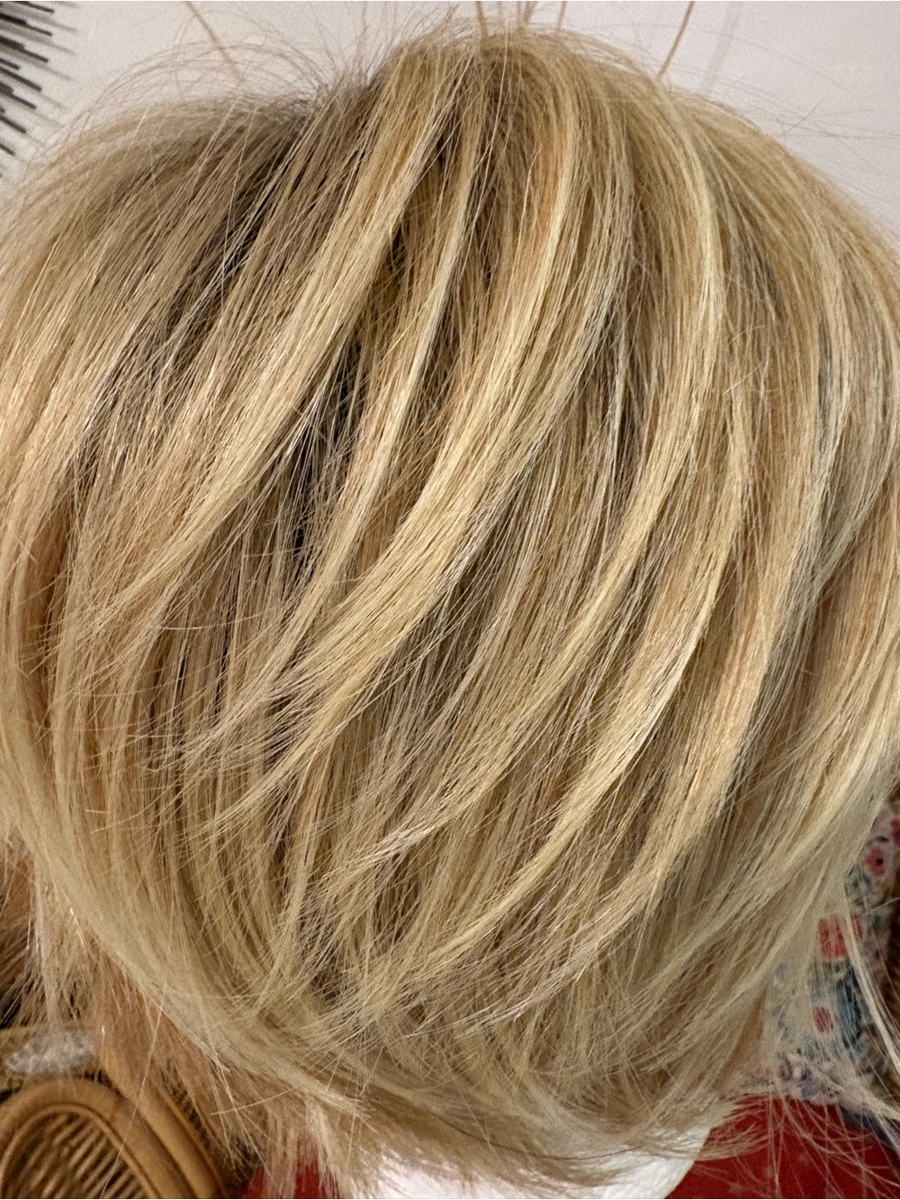 TONI BRATTIN FASHION FLAIR Short Shag Heat Friendly Synthetic Wig! Blonde Rooted - Picture 6 of 12